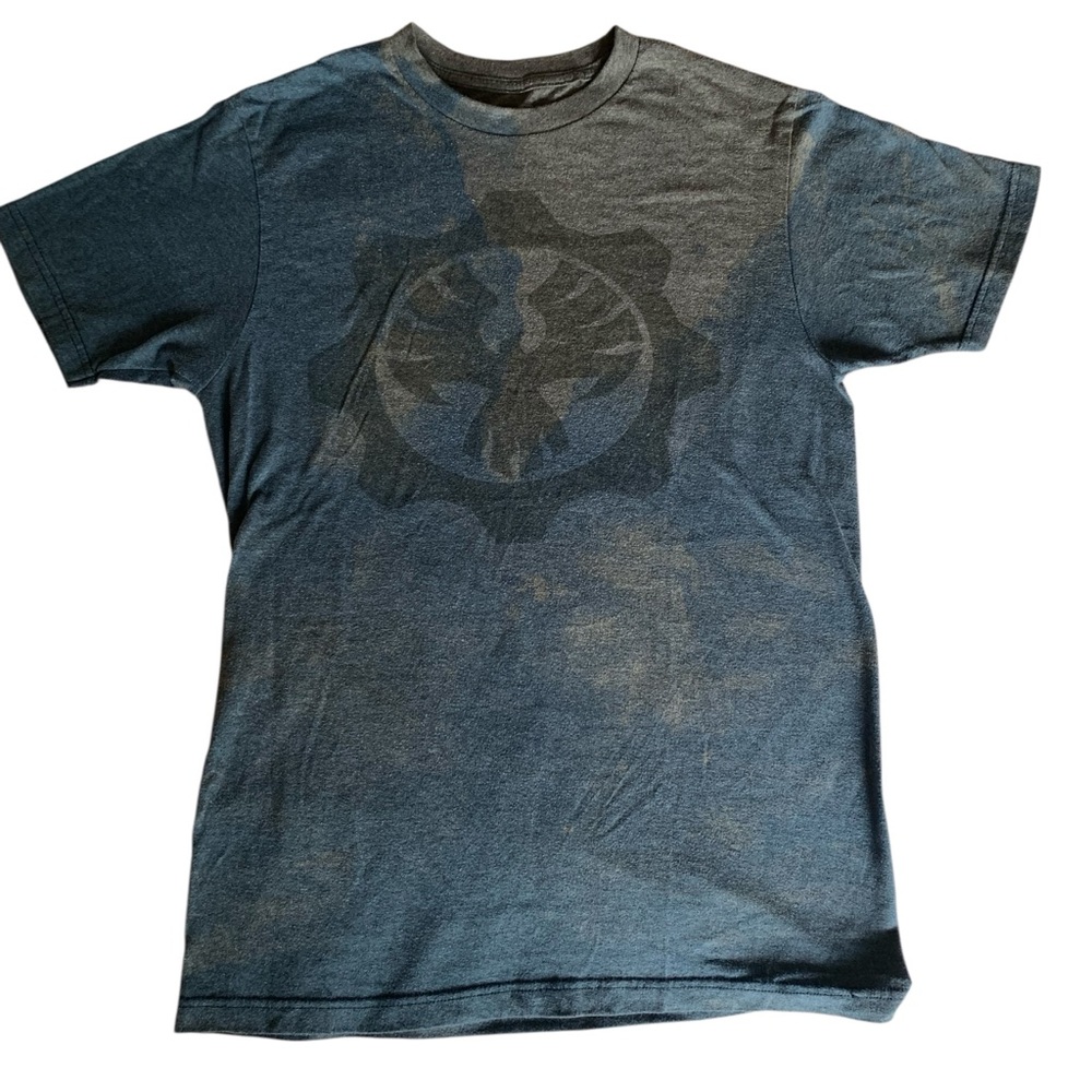GEARS OF WAR Men's Blue/Gray Distressed Faded Graphic T-Shirt Soft Size Small